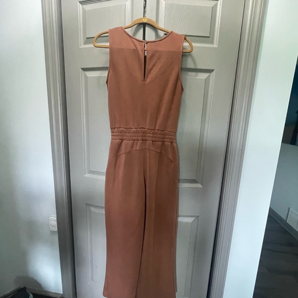 Brown Sleeveless Jumpsuit with Wide-Leg Silhouette - Picture 4 of 6